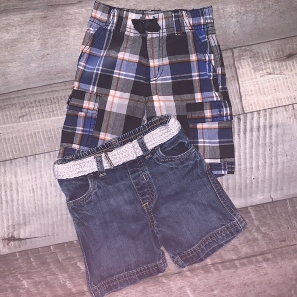 Lot of 2‎ shorts- GYMBOREE/OLD NAVY baby boy size 12-18 months